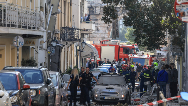 Explosão de prédio em Atenas faz pelo menos dois feridos