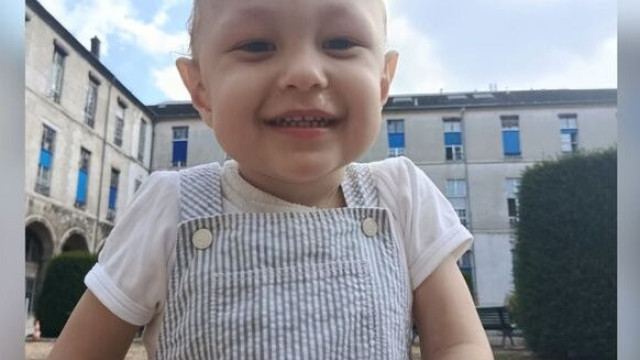 Internado desde que nasceu, Octave sai hoje do hospital para ver o Papa