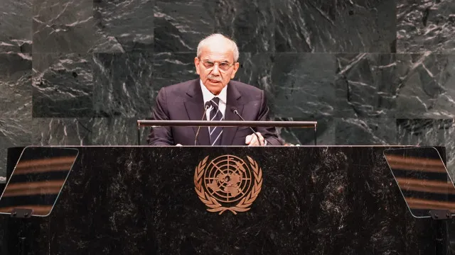 
                    Líbano: Primeiro-ministro promete ação firme contra armas ilegais
                