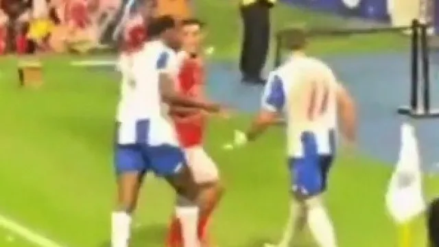 Samu em apuros. Benfica quer suspensão do espanhol por agressão a Bah
