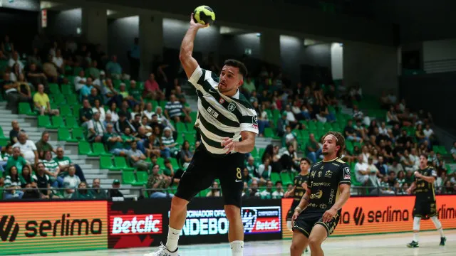
                    Sporting cumpre diante do Carvalhos. Benfica vence Clássico em Braga
                