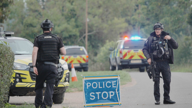 Polícia britânica evacua casas perto de base aérea usada pelos EUA