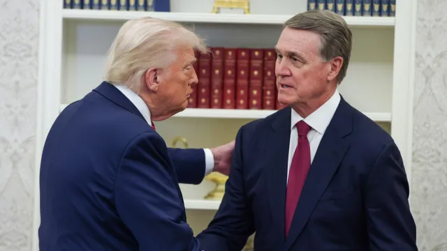 
                    Trump propôs venda de armamento à China
                