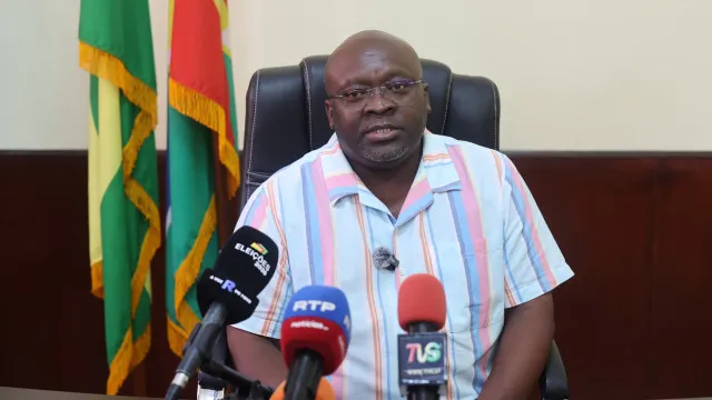 
                    MLSTP reivindica vitória nas legislativas de São Tomé
                