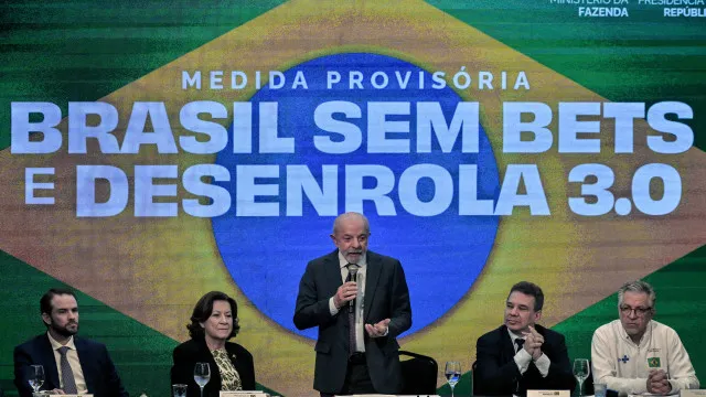 
                    Lula quer acabar com 
