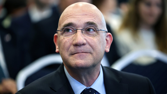 Passos Coelho defende mais 
