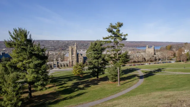 Universidade de Cornell. Caso de violação de grupo reaberto: Que se sabe