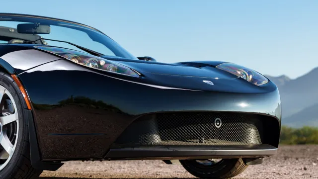 
                    Lançamento do Tesla Roadster novamente adiado (agora devido ao mau tempo)
                