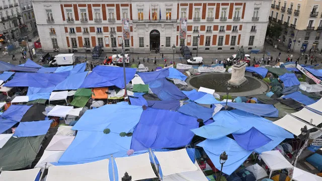 
                    Associações intensificam protestos por habitação em Espanha
                