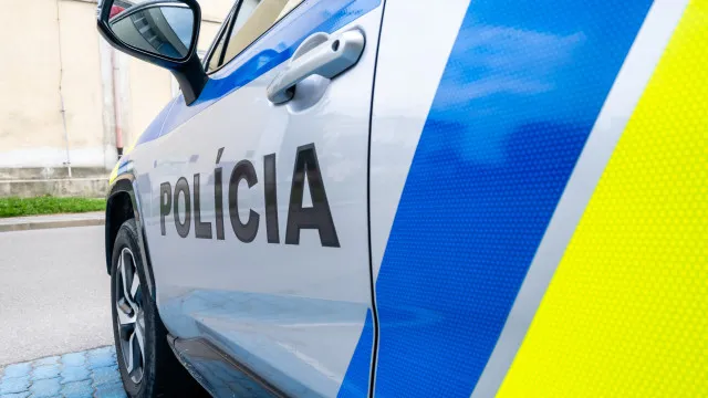 
                    Aluno mata professora e deixa colega em estado crítico na Eslováquia
                