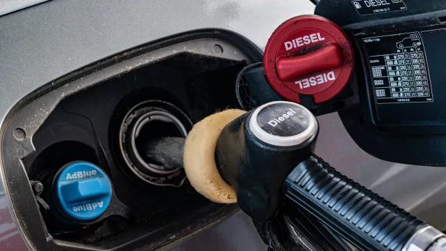 
                    Nunca custou tanto! Preço do gasóleo atinge recorde no Reino Unido
                