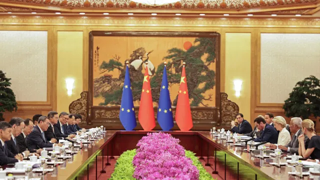
                    China promete resposta 