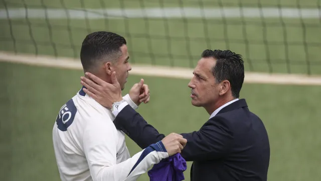 
                    Novela Cristiano Ronaldo. Proença em silêncio na chegada a Copenhaga
                