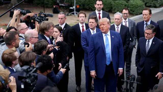 
                    Trump anuncia acordo com grandes tecnológicas para 