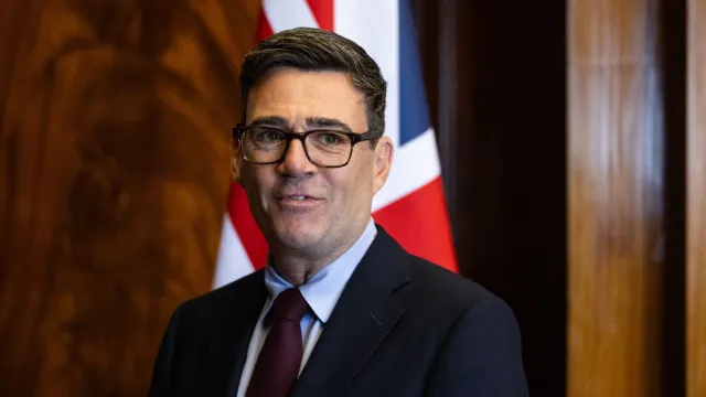 
                    Primeiro-ministro britânico admite: Regresso à União Europeia é uma opção
                