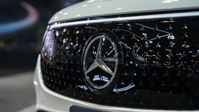 
                    Mercedes não quer fechar fábricas na Alemanha, mas deixa um aviso
                