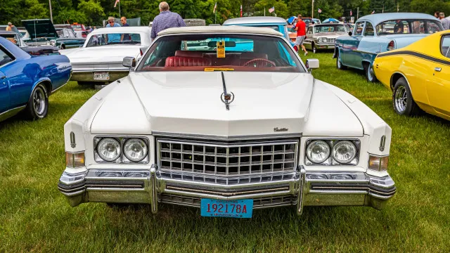 
                    Craque do Liverpool conduz Cadillac clássico que pode ser uma pechincha
                