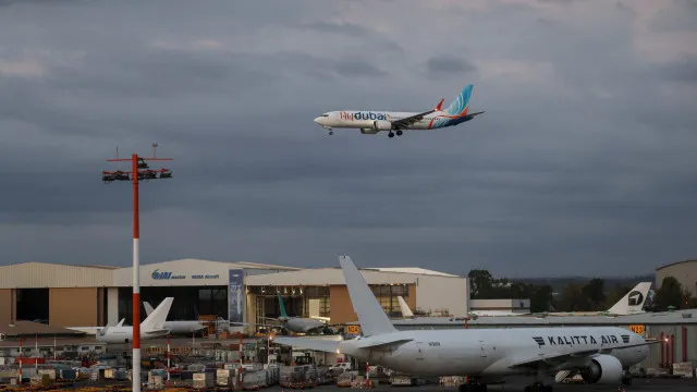 
                    Emirados criam equipa de investigação sobre incidente no voo da Flydubai
                