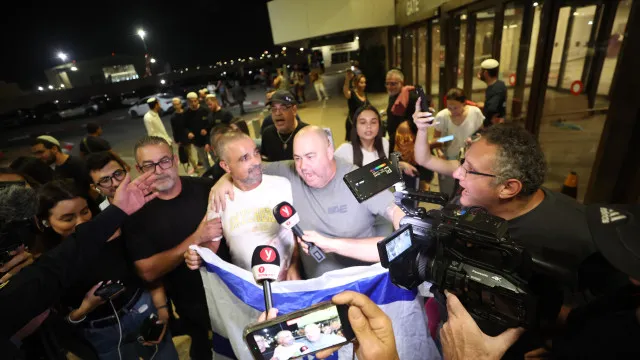 
                    Presidente de Israel quer condecorar heróis do voo da Flydubai. Quem são?
                