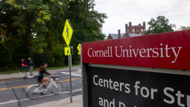 
                    Cornell7: Ex-guionista de South Park faz site para expor caso de violação
                