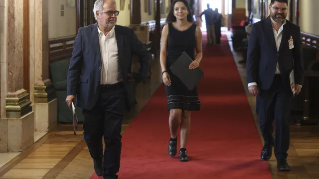 
                    Pureza acusa PS de passar 