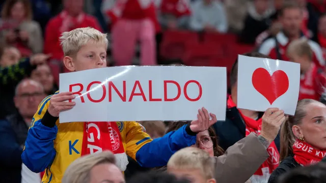 
                    Ausência de Ronaldo passa quase ao lado dos adeptos no Dinamarca-Portugal
                