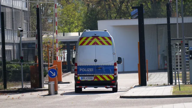 
                    Polícia alemã prende 3 suspeitos de prepararem 