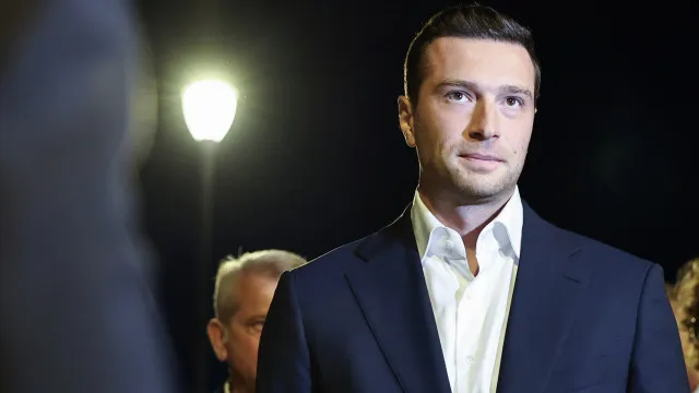 
                    Mediapart autentica mensagens antissemitas atribuídas a Bardella
                