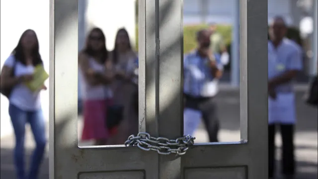 
                    Atenção, há greve da função pública: Escolas e serviços podem fechar
                