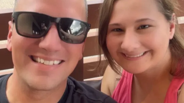 
                    Ex-noivo e pai da filha de Gypsy Rose encontrado morto. Tinha 34 anos
                