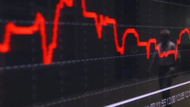 
                    Juros da dívida descem a dois, cinco e 10 anos
                