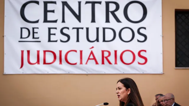 
                    Ministra sublinha número recorde para candidatos a procurador. E o MP?
                