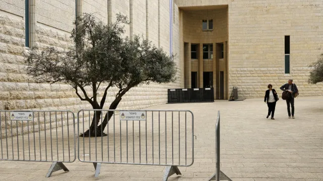 
                    Supremo Tribunal israelita anula interdição de 2 listas de maioria árabe
                
