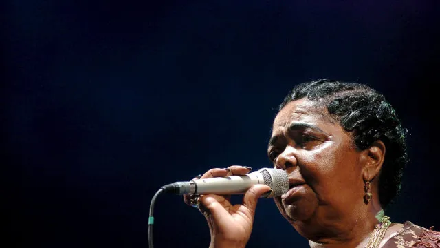 
                    Disco com 10 inéditos de Cesária Évora sai a 16 de outubro
                