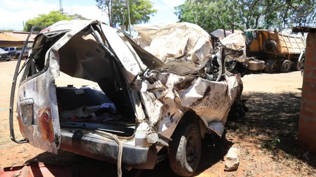 
                    Acidente de carro no Quénia mata 17 pessoas (maioria peregrinos)
                
