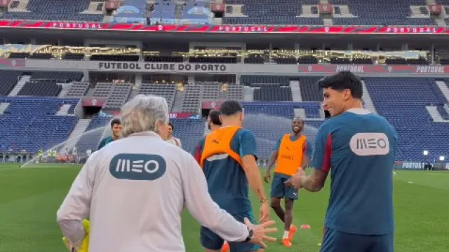 
                    Foco e boa disposição. Último treino antes do Portugal-Noruega foi assim
                