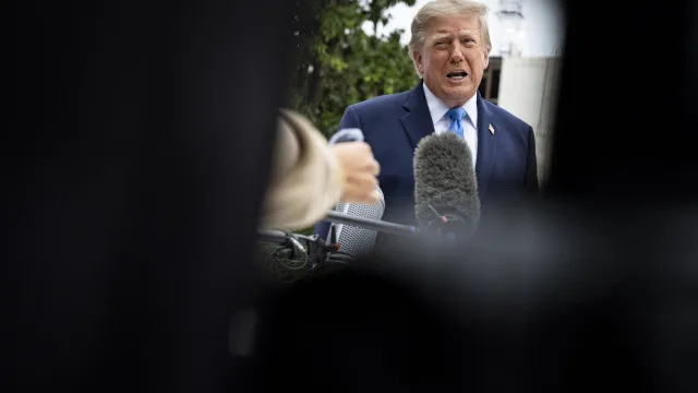 
                    Donald Trump apela ao voto em Ohio para travar avanço democrata
                
