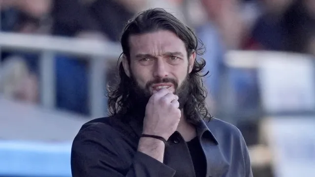 
                    Andy Carroll revela quem foi o homem que o abusou sexualmente
                