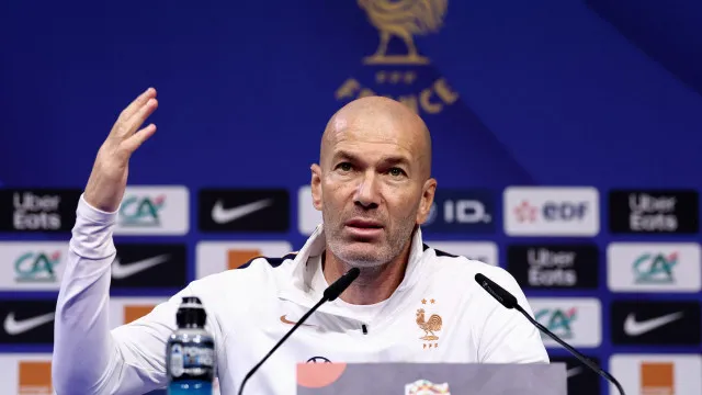 
                    Zidane fala no meio da 'tempestade': 