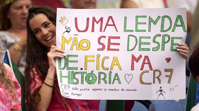 
                    Ausência de Cristiano Ronaldo divide opiniões junto ao Estádio do Dragão
                