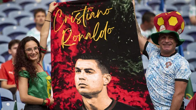 Cartazes para CR7 e festa rija. O Portugal-Noruega que não viu na TV