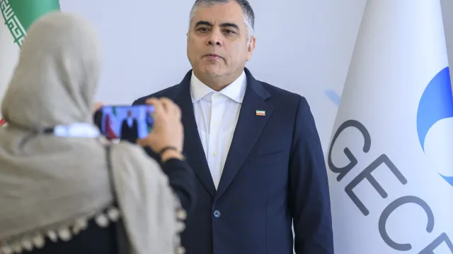 
                    Ministro do Petróleo iraniano demitiu-se
                