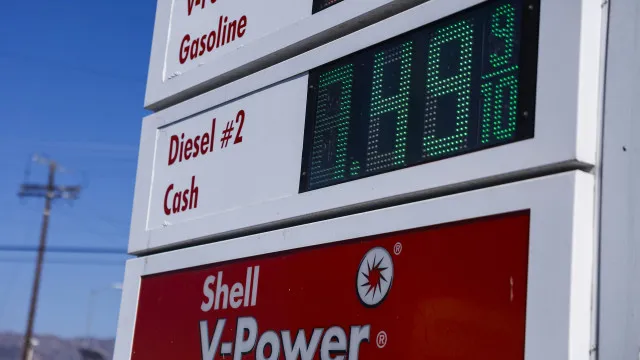 
                    Trump autoriza norte-americanos a comprar gasóleo isento de impostos
                