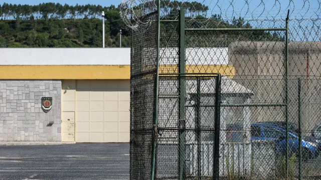 
                    Técnicos dos serviços prisionais hoje em greve por melhores condições
                