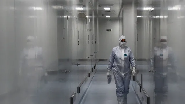 
                    Peste na Sibéria? Centenas em quarentena após morte de investigadora
                