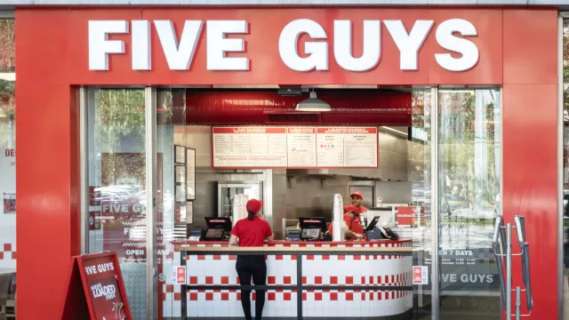 
                    Dicas para pedir um cheeseburger perfeito no Five Guys
                