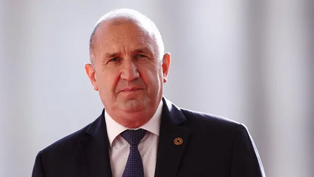 
                    PM da Bulgária diz que dois navios comerciais foram atingidos por drones
                