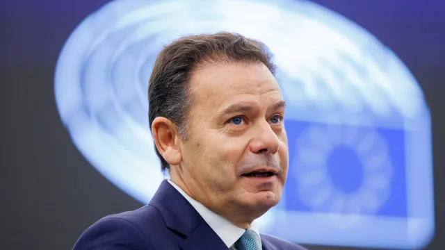 
                    Montenegro desliga do Orçamento do Estado a negociação da lei das rendas
                