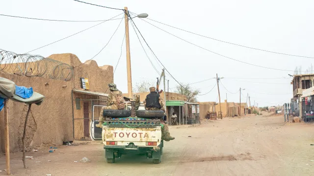 
                    Exército do Mali e paramilitares russos lançam operação em Kidal
                