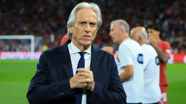
                    Jesus seguiu pontos pretendidos por Ronaldo, incluindo o tempo a aquecer
                